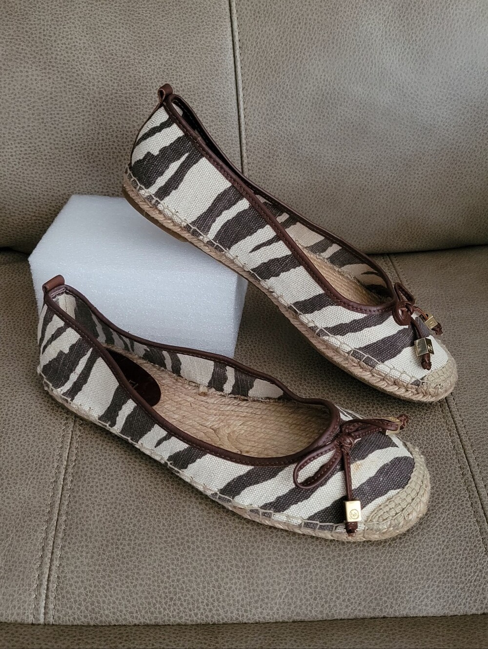 Michael Kors Mocha Zebra Animal Print Espadrille Flats Sz 8.5 - Excellent Cond.